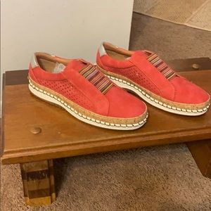 Light cranberry color dock shoes